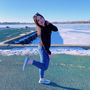 Meet your Posher, Hannah